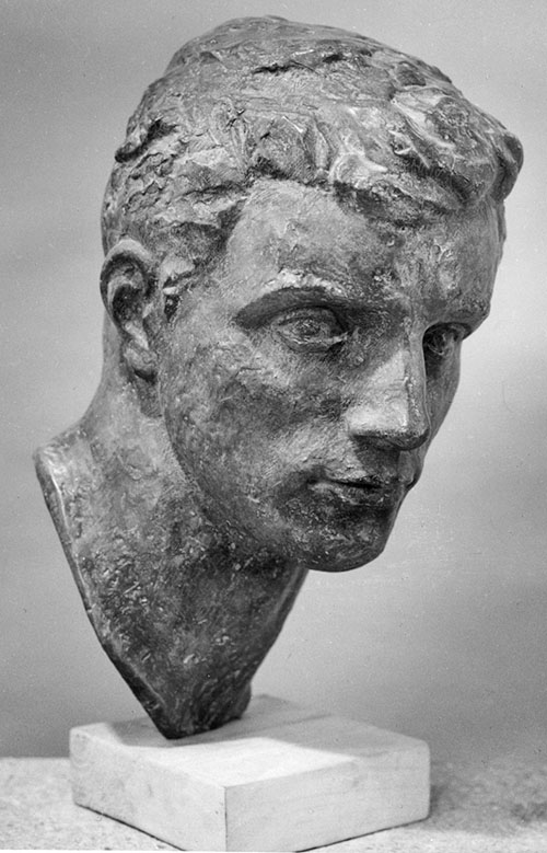 «Сержант І. Григоренко». 1987. Гіпс, тоноване дерево